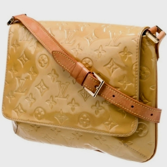 Louis Vuitton Handbags - 🌼 Louis Vuitton Monogram Dune VernisThompson Street Shoulder Leather Bag